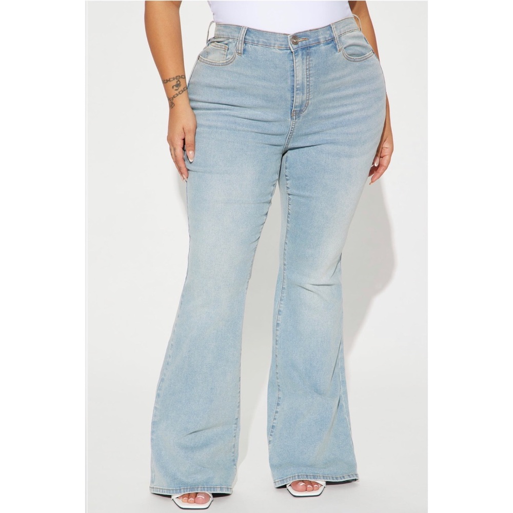 Breaking Some Rules Stretch Flare Jeans - Vintage Wash (Size 20) - Picture 2 of 5